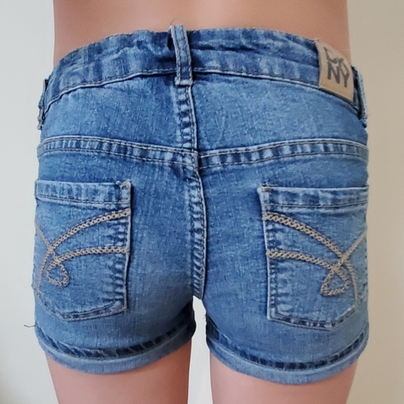 DKNY Hipster Jean shorts - Picture 2 of 7